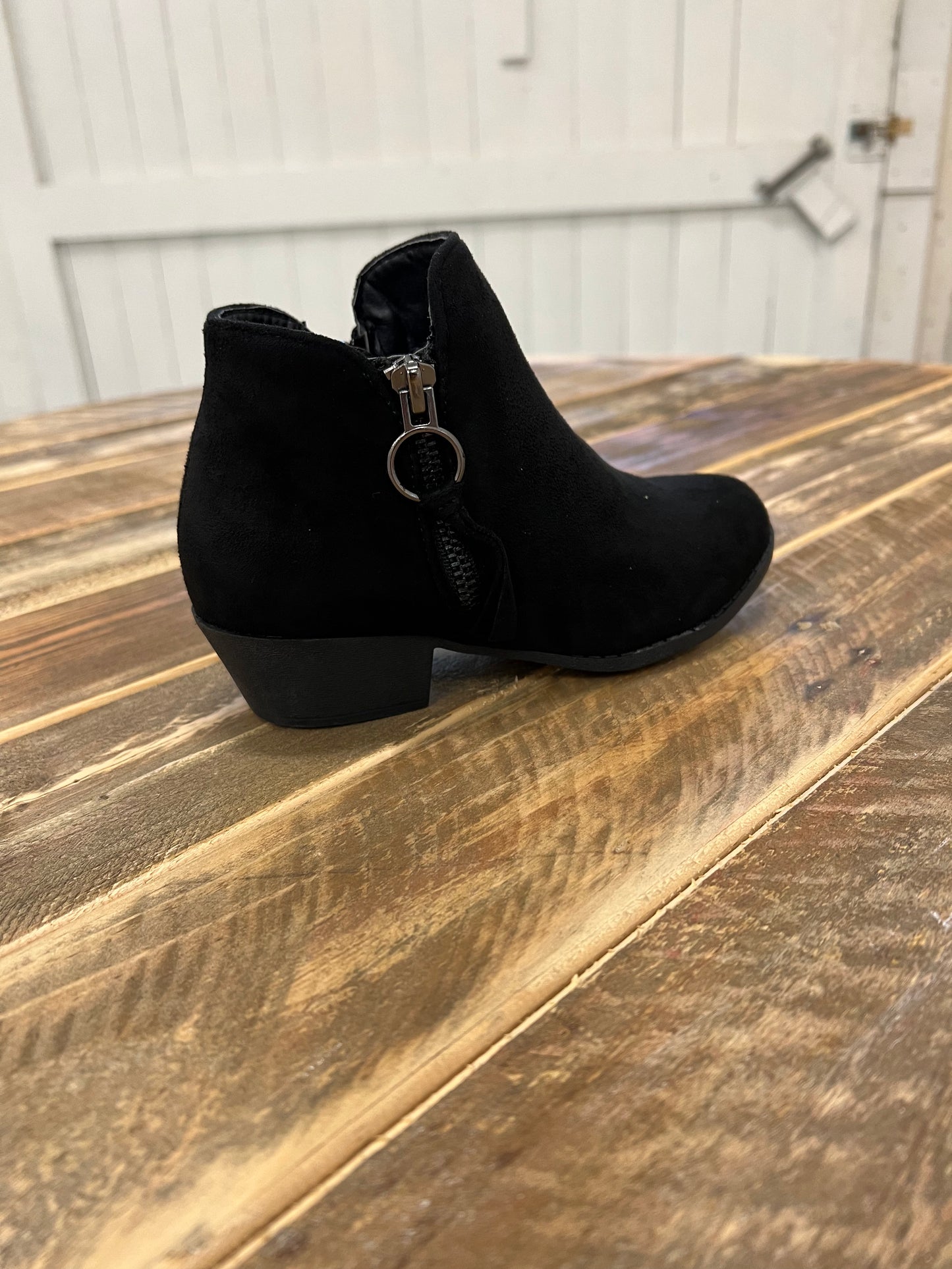 Girl’s Black Zipper Bootie